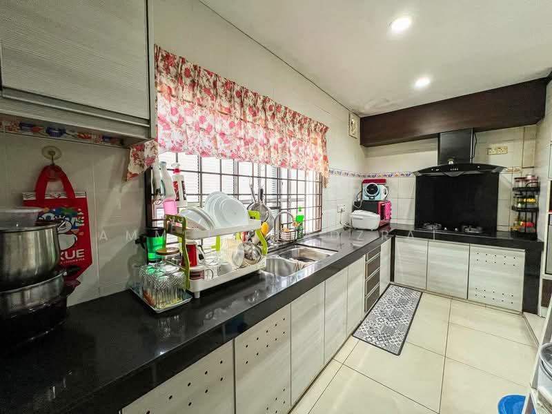 Rumah Teres 2 Tingkat untuk Dijual di Bandar Rinching (Semenyih) - Ammeer Nadzrai - Kitchen - PropertyGuru.com.my