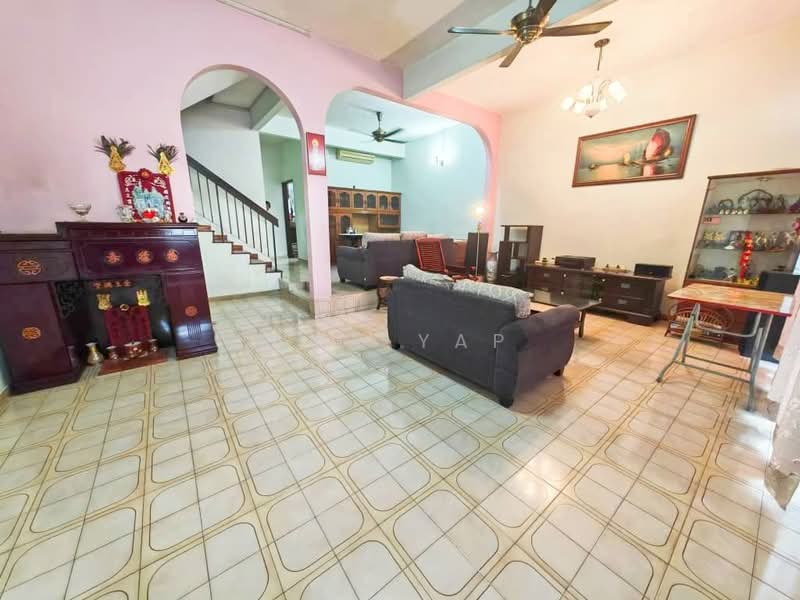 Rumah Teres 2 Tingkat untuk Disewa di Taman Bukit Maluri (Kepong) - Amy Yap - Living Room - PropertyGuru.com.my