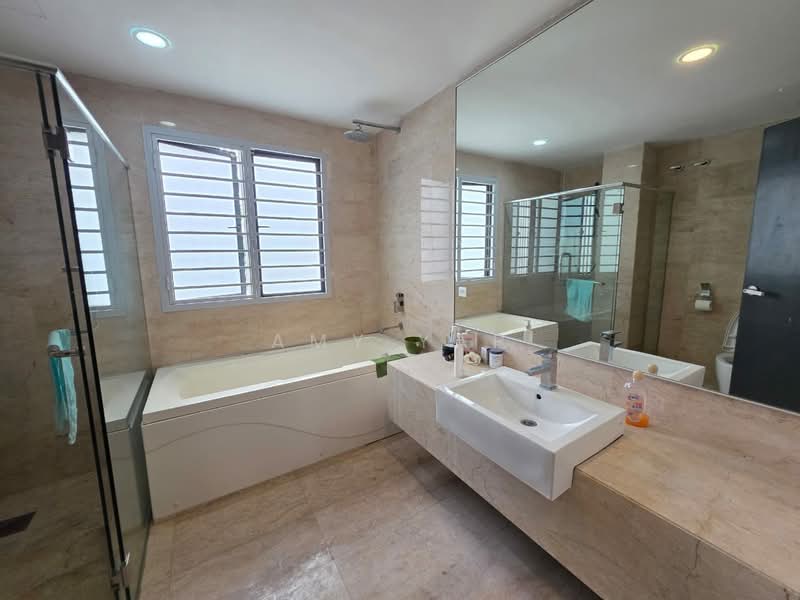 Rumah Teres 2.5 Tingkat untuk Disewa di Sutera Damansara (Damansara Damai) - Amy Yap - Bathroom - PropertyGuru.com.my