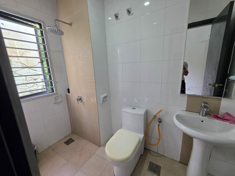 Rumah Teres 2.5 Tingkat untuk Disewa di Sutera Damansara (Damansara Damai) - Amy Yap - Bathroom - PropertyGuru.com.my