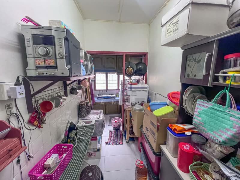 Rumah Teres 1 Tingkat untuk Dijual di Taman Cheras Perdana (Cheras) - Luqman Ramli - Kitchen - PropertyGuru.com.my