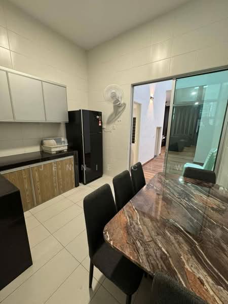 3-storey Terraced House for Sale in Taman Mount Austin (Tebrau) - Jennie Chew - Kitchen - PropertyGuru.com.my