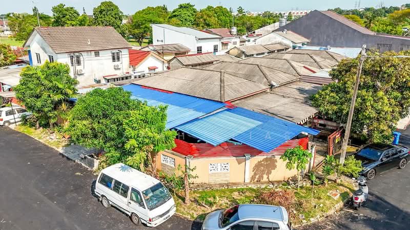 Rumah Teres 1-Tingkat untuk Dijual di Seksyen 17 (Shah Alam) - Izzah Alias - Exterior - PropertyGuru.com.my
