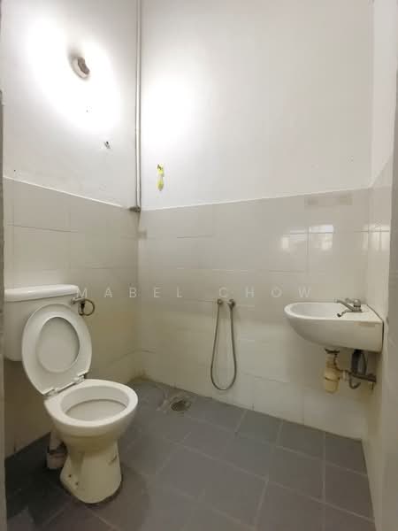 Rumah Teres 1 Tingkat untuk Disewa di Bandar Kinrara Seksyen 1 (Bandar Kinrara) - Mabel Chow - Bathroom - PropertyGuru.com.my