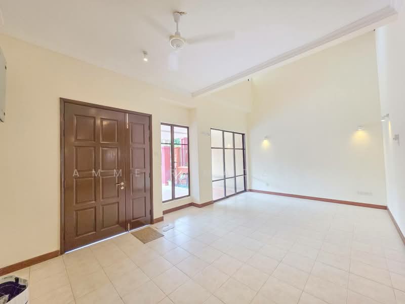 Rumah Teres 2 Tingkat untuk Dijual di Bukit Jelutong (Shah Alam) - Ammeer Nadzrai - Living Room - PropertyGuru.com.my