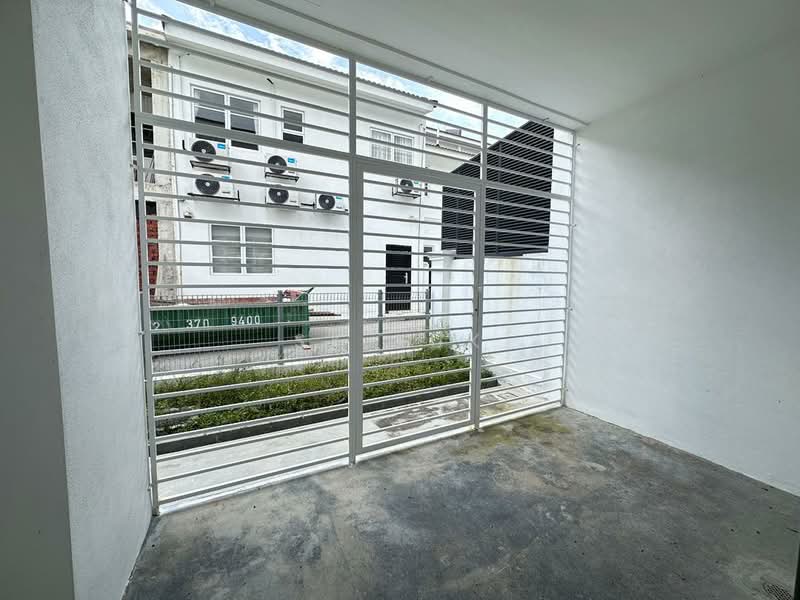 Rumah Teres 2 Tingkat untuk Dijual di Bandar Country Homes (Rawang) - SK Luk - Exterior - PropertyGuru.com.my