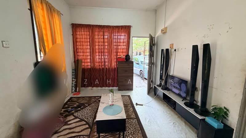 1-storey Terraced House for Sale in Kemaman (Terengganu) - Izzah Alias - Living Room - PropertyGuru.com.my