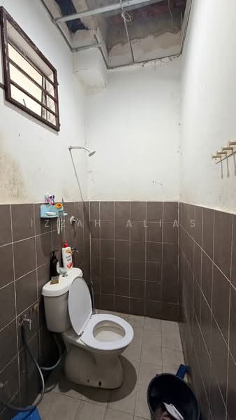 1-storey Terraced House for Sale in Kemaman (Terengganu) - Izzah Alias - Bathroom - PropertyGuru.com.my