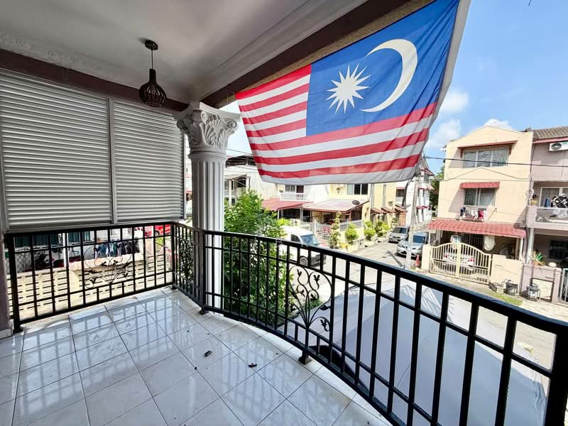 3-storey Terraced House for Sale in Taman Seraya (Ampang) - Azli Ibrahim - Balcony - PropertyGuru.com.my