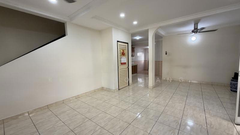 Rumah Teres 2-Tingkat untuk Dijual di Kota Kemuning (Shah Alam) - Anjoe Tang - Living Room - PropertyGuru.com.my