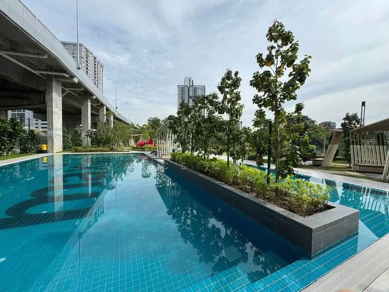 Pangsapuri untuk Dijual di Residensi Max - Vancs Chai - Pool - PropertyGuru.com.my