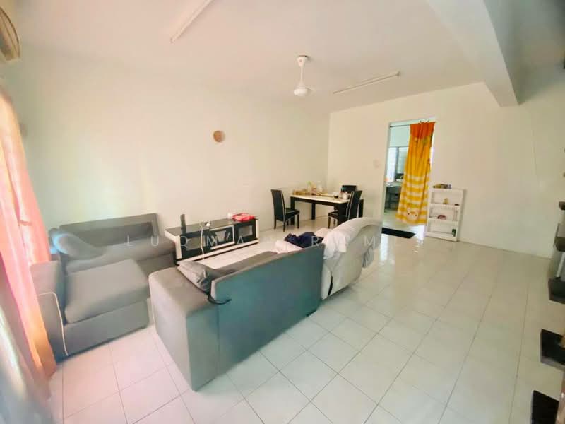 2-storey Terraced House for Sale in Cheras (Selangor) - Luqman Ramli - Living Room - PropertyGuru.com.my