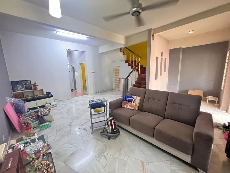 Rumah Teres 2 Tingkat untuk Disewa di Saujana Rawang (Rawang) - SK Luk - Living Room - PropertyGuru.com.my