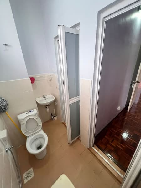 Rumah Teres 2 Tingkat untuk Disewa di Saujana Rawang (Rawang) - SK Luk - Bathroom - PropertyGuru.com.my