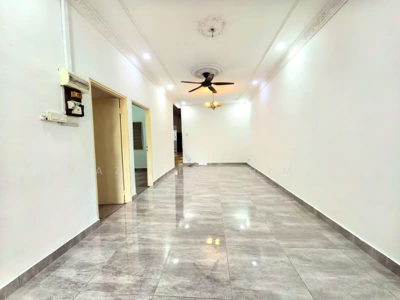 Rumah Teres 1 Tingkat untuk Dijual di Taman Cheras Awana (Cheras) - Azli Ibrahim - Living Room - PropertyGuru.com.my