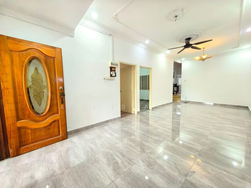 Rumah Teres 1 Tingkat untuk Dijual di Taman Cheras Awana (Cheras) - Azli Ibrahim - Living Room - PropertyGuru.com.my