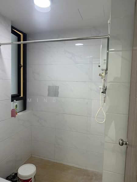 Kediaman Servis untuk Dijual di Country Garden Central Park - Mindy Heng - Bathroom - PropertyGuru.com.my