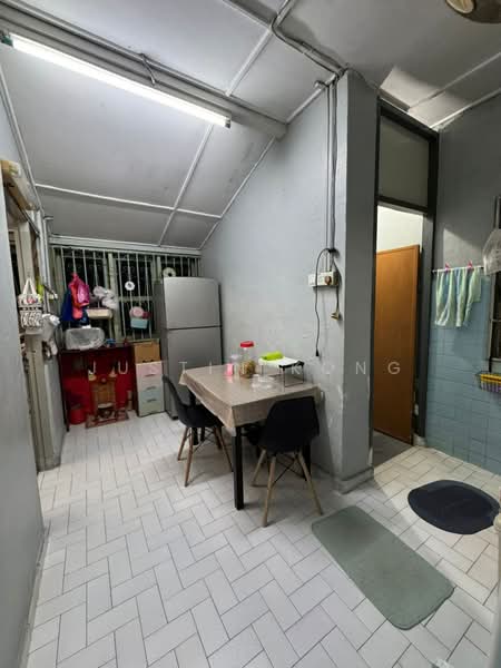 Rumah Teres 1 Tingkat untuk Dijual di Taman Sri Skudai (Skudai) - Justin Kong - Kitchen - PropertyGuru.com.my