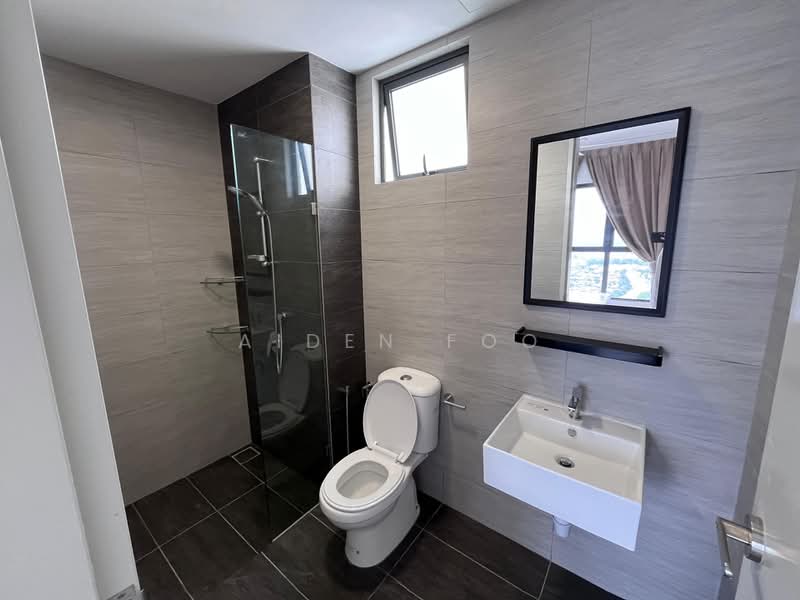 Servis Apartment untuk Disewa di Suria Garden - Aiden Foo - Bathroom - PropertyGuru.com.my