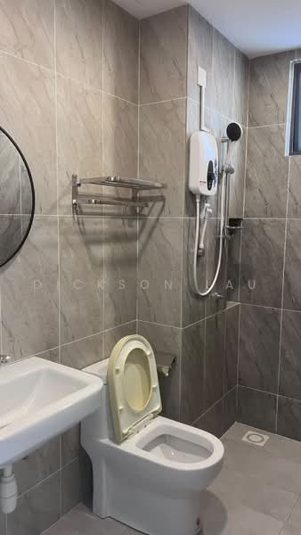 Kondominium untuk Dijual di The Herz - Dickson Lau - Bathroom - PropertyGuru.com.my
