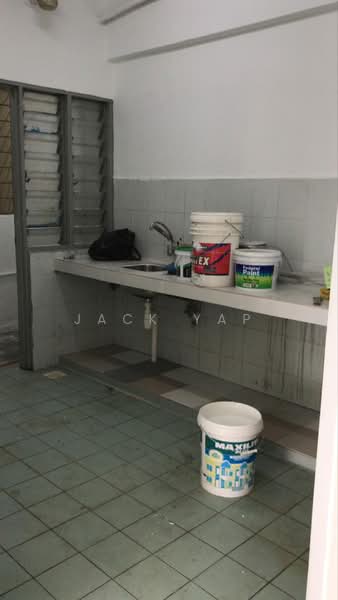 Service Residence for Sale at Serdang Skyvillas (Serdang Perdana) - Jack Yap - Kitchen - PropertyGuru.com.my