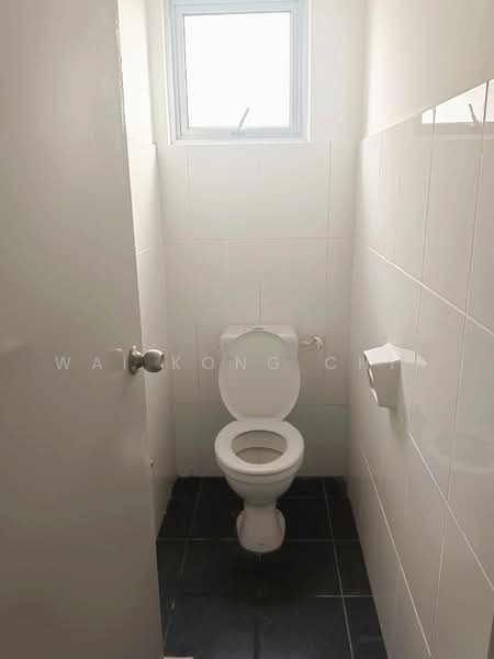 Shop / Office for Sale in Seri Kembangan (Selangor) - Wai Kong Chia - Bathroom - PropertyGuru.com.my
