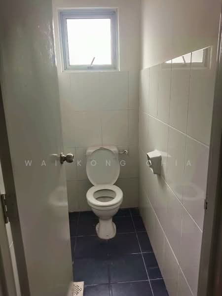 Shop / Office for Sale in Seri Kembangan (Selangor) - Wai Kong Chia - Bathroom - PropertyGuru.com.my