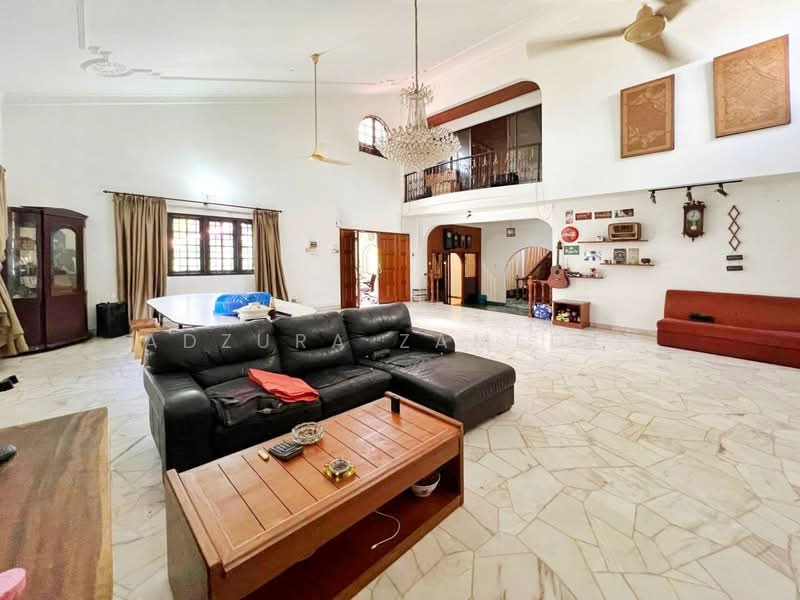 Rumah Banglo untuk Dijual di Seksyen 6 (Petaling Jaya) - Adzura Zamedin - Living Room - PropertyGuru.com.my
