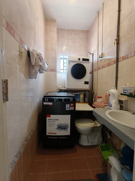 Rumah Berkembar untuk Dijual di Taman Hulu Langat Jaya (Cheras) - Denver Sin - Bathroom - PropertyGuru.com.my