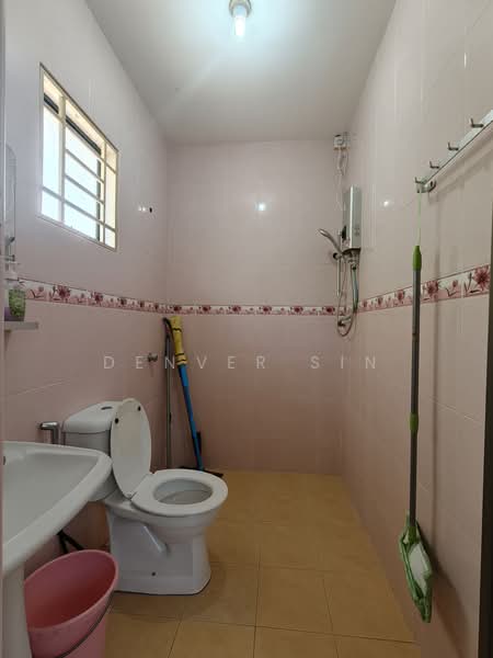 Rumah Berkembar untuk Dijual di Taman Hulu Langat Jaya (Cheras) - Denver Sin - Bathroom - PropertyGuru.com.my