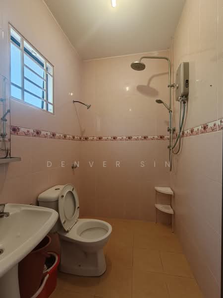 Rumah Berkembar untuk Dijual di Taman Hulu Langat Jaya (Cheras) - Denver Sin - Bathroom - PropertyGuru.com.my