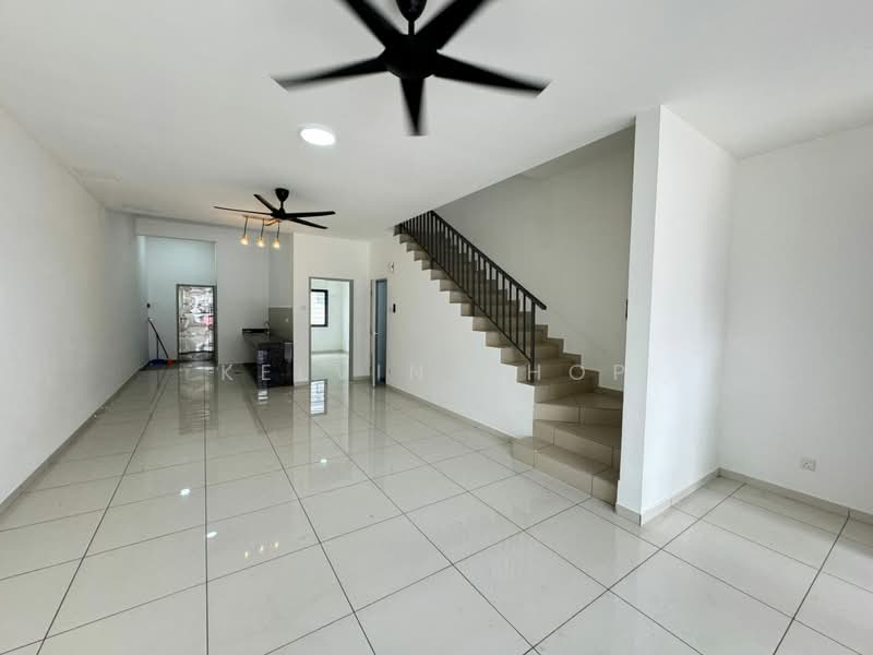 Rumah Teres untuk Disewa di Johor Bahru (Johor) - Kelvin Chop - Living Room - PropertyGuru.com.my