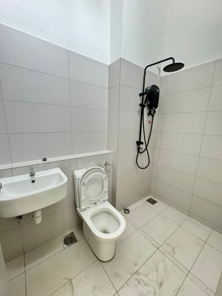 Rumah Teres untuk Disewa di Johor Bahru (Johor) - Kelvin Chop - Bathroom - PropertyGuru.com.my