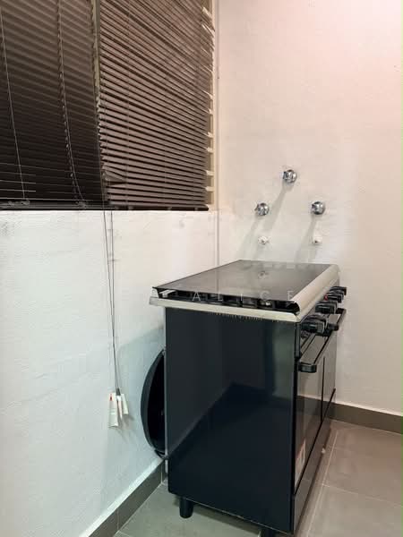 Service Residence for Rent at Pinnacle Sri Petaling - Yen Alice - Wet Kitchen & Yard - PropertyGuru.com.my