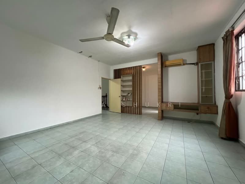 Rumah Teres 2 Tingkat untuk Dijual di Klang (Selangor) - Nadia Shukri - Living Room - PropertyGuru.com.my