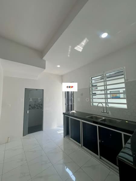 Rumah Teres 3 Tingkat untuk Dijual di Taman Ria Indah (Sungai Petani) - Hasrul Rosli - Kitchen - PropertyGuru.com.my