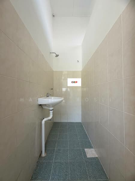 Rumah Teres 1-Tingkat untuk Dijual di Taman Lembah Jerai (Gurun) - Hasrul Rosli - Bathroom - PropertyGuru.com.my