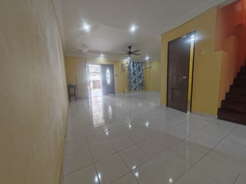 2-storey Terraced House for Sale in Bandar Botanic (Klang) - Suen Ng - Living Room - PropertyGuru.com.my