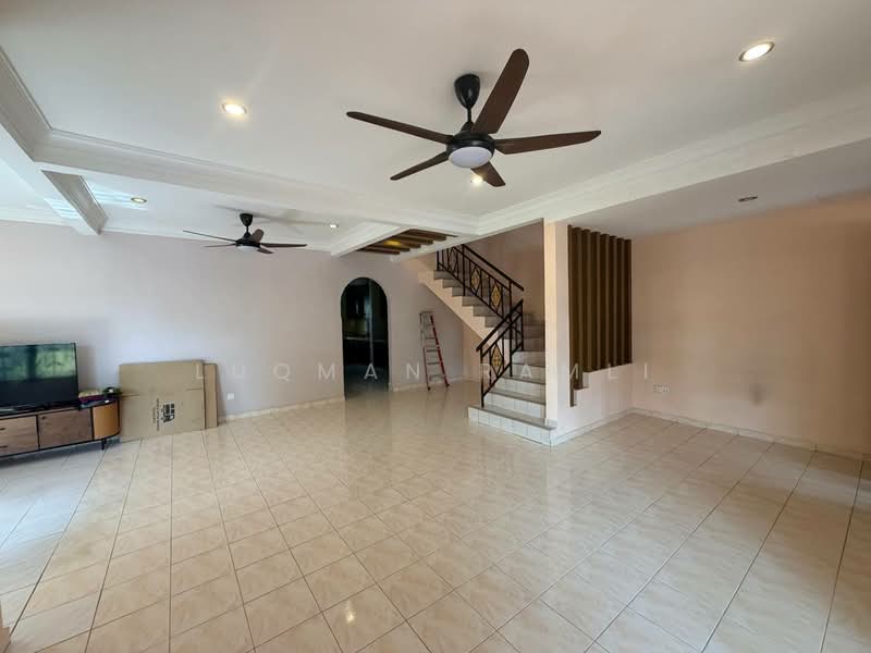 2-storey Terraced House for Sale in Bandar Mahkota Cheras (Cheras) - Luqman Ramli - Living Room - PropertyGuru.com.my