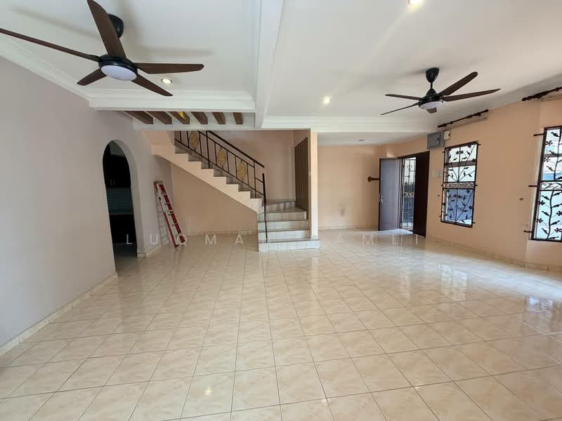 2-storey Terraced House for Sale in Bandar Mahkota Cheras (Cheras) - Luqman Ramli - Living Room - PropertyGuru.com.my