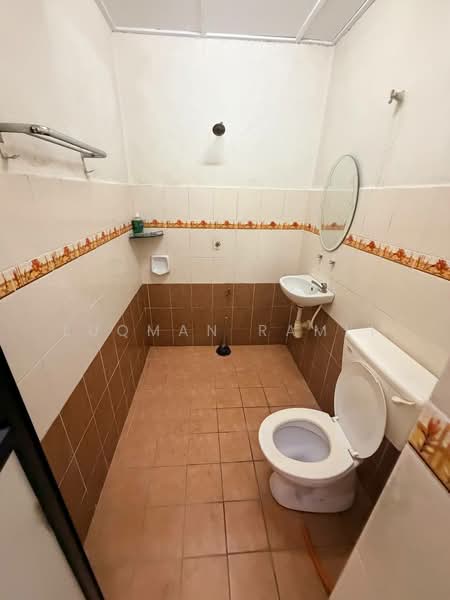 2-storey Terraced House for Sale in Bandar Mahkota Cheras (Cheras) - Luqman Ramli - Bathroom - PropertyGuru.com.my