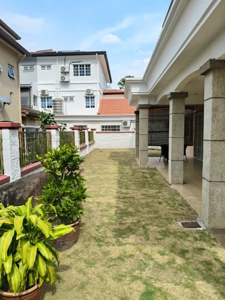 3-storey Terraced House for Sale in Taman Bukit Hartamas (Cheras) - Alice Tan - Exterior - PropertyGuru.com.my