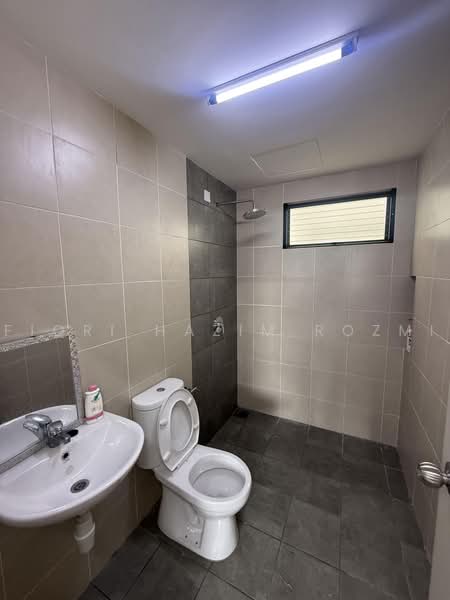 Condominium for Sale at Zahra Residensi - Fiqri Hazim Rozmi - Bathroom - PropertyGuru.com.my