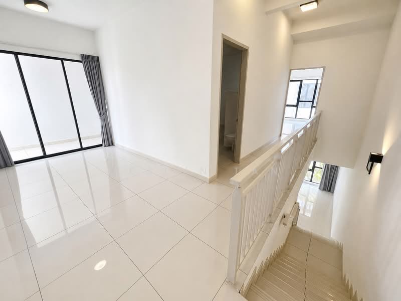 Rumah Bandar untuk Dijual di 16 Sierra (Puchong) - Jeslyn Tan - Living Room - PropertyGuru.com.my
