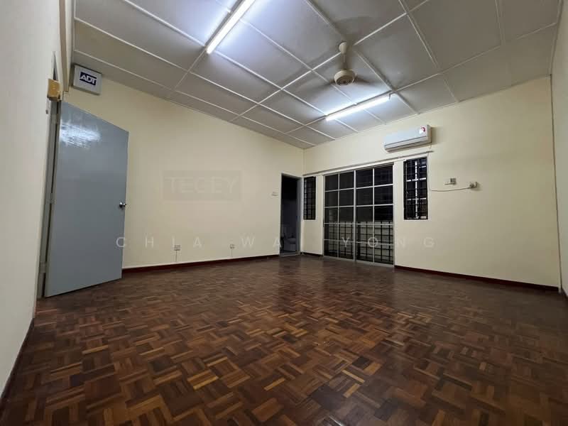 Rumah Teres 2 Tingkat untuk Dijual di Berjaya Park (Shah Alam) - Chia Wai Yong - Living Room - PropertyGuru.com.my