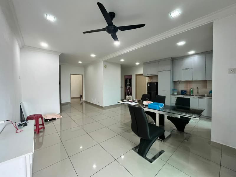 Kondominium untuk Dijual di First Residence (Residensi Unggul) - Amy Yap - Living Room - PropertyGuru.com.my
