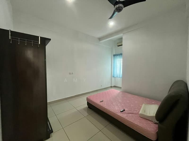 Kondominium untuk Dijual di First Residence (Residensi Unggul) - Amy Yap - Bedroom - PropertyGuru.com.my