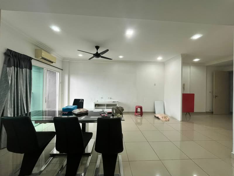 Kondominium untuk Dijual di First Residence (Residensi Unggul) - Amy Yap - Living Room - PropertyGuru.com.my