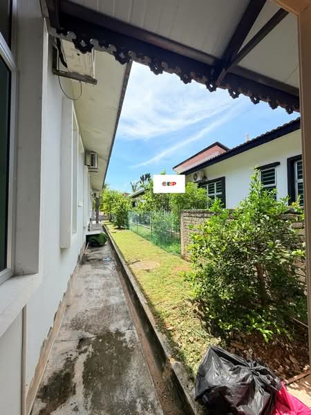 Bungalow House untuk Dijual di Taman Aman Suria (Sungai Lalang) - Hasrul Rosli - Exterior - PropertyGuru.com.my