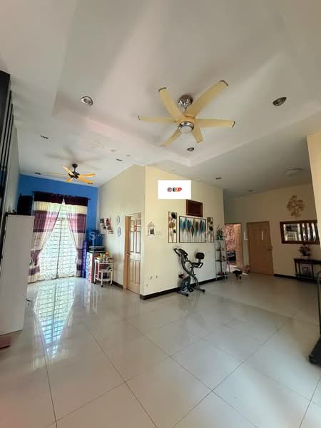 Bungalow House untuk Dijual di Taman Aman Suria (Sungai Lalang) - Hasrul Rosli - Living Room - PropertyGuru.com.my
